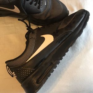 9.5 Nike Air Max Thea Black with White Accents